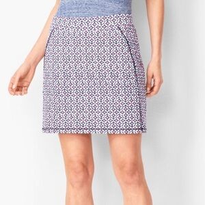 T by Talbots everyday yoga skirt with short pink and navy medallion print medium